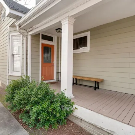 East Nash 3br Fenced Yard , Deck , Parking , Pets Nashville