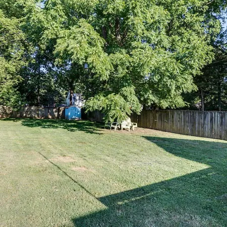 East Nash 3br Fenced Yard , Deck , Parking , Pets * Nashville