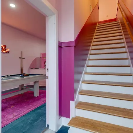 The Pink Palace, Rooftop Deck, Bachelorette Hq Holiday home Nashville