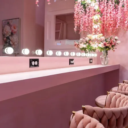 The Pink Palace, Rooftop Deck, Bachelorette Hq Holiday home *