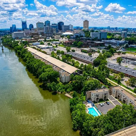 Chic Retreat, River Views And Vip Vibes Apartment