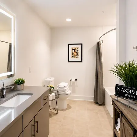 Vandy Midtown L Washer Dryer And Free Parking Holiday home *