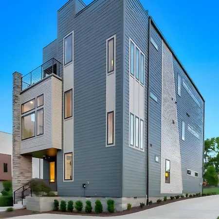 Spacious Gulch Retreat Super Skyline Views * Nashville