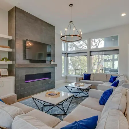Spacious Gulch Retreat Super Skyline Views Nashville