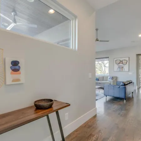 Spacious Gulch Retreat Super Skyline Views * Nashville