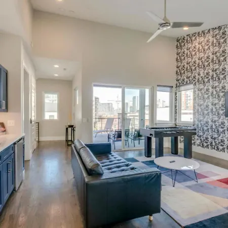 Spacious Gulch Retreat Super Skyline Views * Nashville