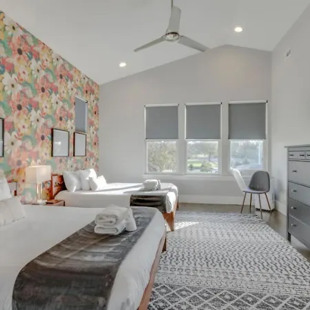 Spacious Gulch Retreat Super Skyline Views * Nashville