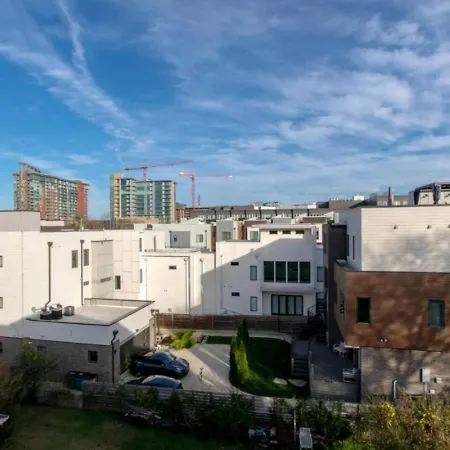 Spacious Gulch Retreat Super Skyline Views Holiday home Nashville