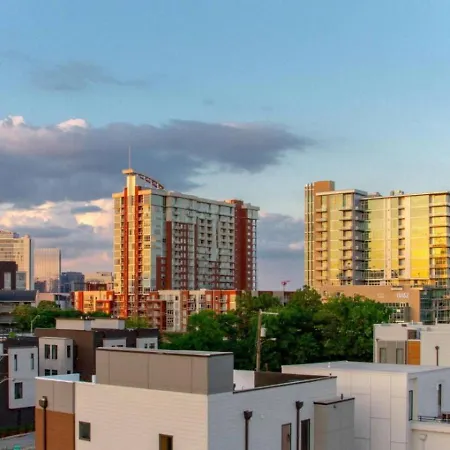 Spacious Gulch Retreat Super Skyline Views Nashville