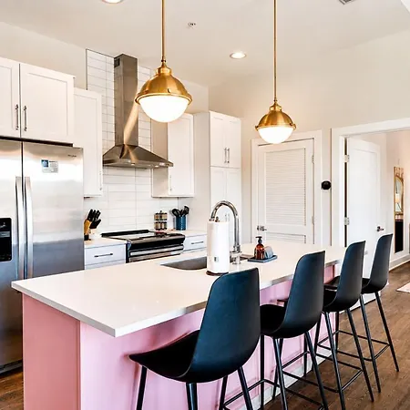 Apartment West End 4 Bd L 4bath Walk To Bars-close To Broadway Nashville