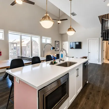 Apartment West End 4 Bd L 4bath Walk To Bars-close To Broadway Nashville