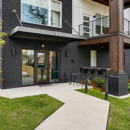 West End 4 Bd L 4bath Walk To Bars-close To Broadway Apartment *