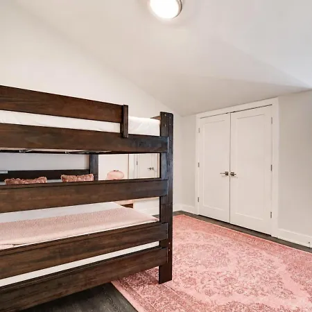 Apartment West End 4 Bd L 4bath Walk To Bars-close To Broadway Nashville