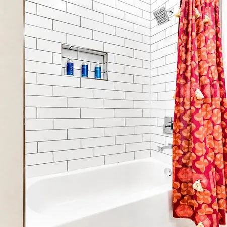 West End 4 Bd L 4bath Walk To Bars-close To Broadway Apartment *