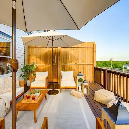 Holiday home Luxe Pool Hot Tub & Game Downtown