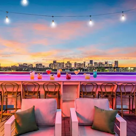 Game & Rooftop Deck At Downtown * Nashville