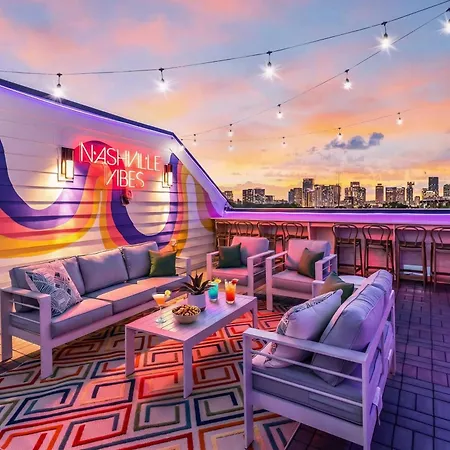 Holiday home Game & Rooftop Deck At Downtown