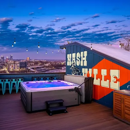 Twin Homes Rooftop Deck Hot Tub Outdoor Kitchen Holiday home Nashville