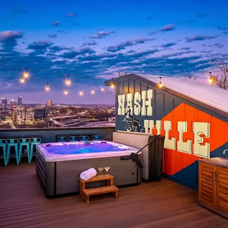 Holiday home Rooftop Deck Hot Tub & Game In *