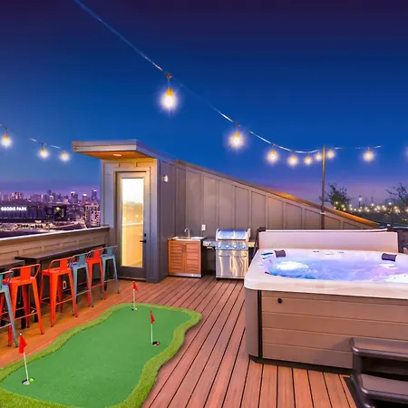 Holiday home Luxury Hot Tub & Rooftop Deck Downtown