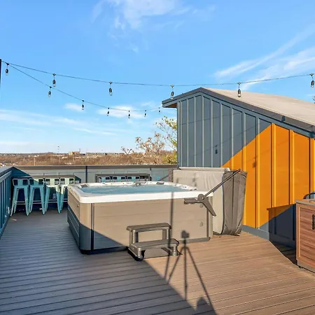 Twin Homes Rooftop Deck Hot Tub Outdoor Kitchen