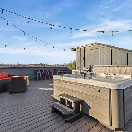 Rooftop Hot Tub Game Barrel Sauna Holiday home Nashville