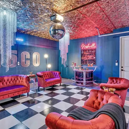 Disco Themed Hot Tub & Rooftop Decks In Holiday home *