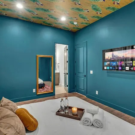 Disco Themed Hot Tub & Rooftop Decks In *