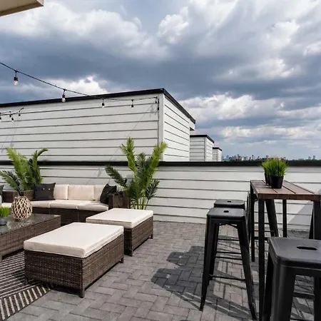 Holiday home Gorgeous Retreat Skyline Rooftop *