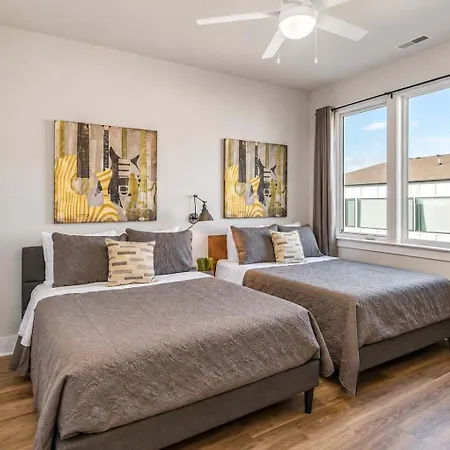 Holiday home Retreat Sleeps 12 Minutes To Broadway Nashville
