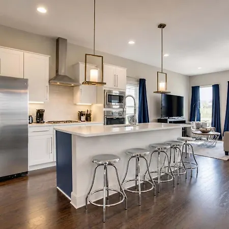 Gorgeous Home-minutes To Lower Broadway Nashville