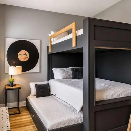 Skyline Serenity Spacious Retreat * Nashville