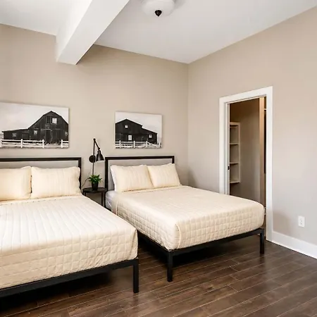 Holiday home Two Luxury Homes Side-by-side Sleeps 24 *