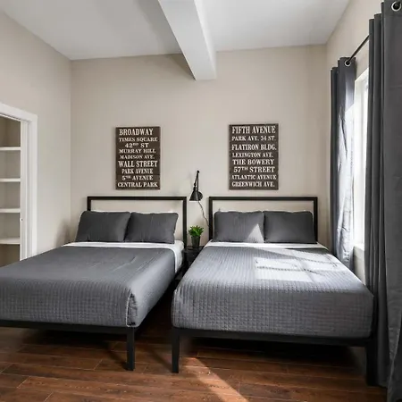 Holiday home Luxe Retreat Rooftop & Hot Tub *