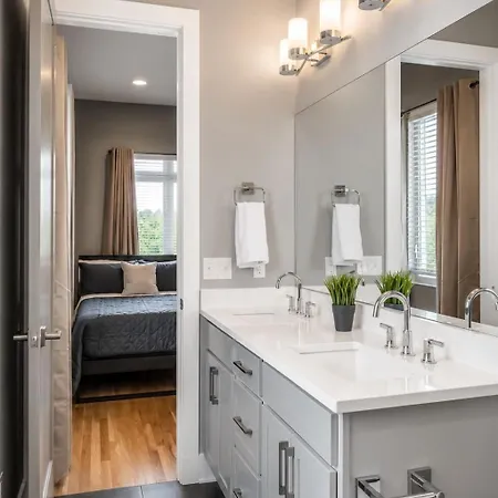 Skyline Serenity Spacious Retreat Nashville