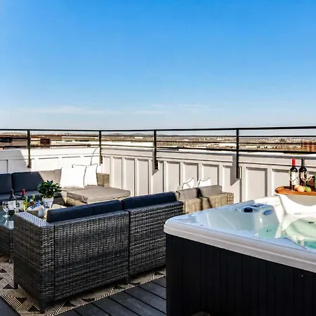 Modern Rooftop Retreat Views Holiday home Nashville