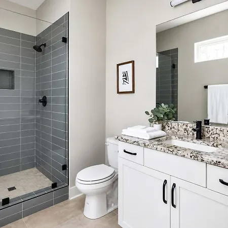 Music Luxe Rooftop & Hot Tub Holiday home Nashville