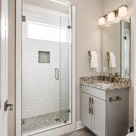 Holiday home Luxe Retreat Rooftop & Hot Tub