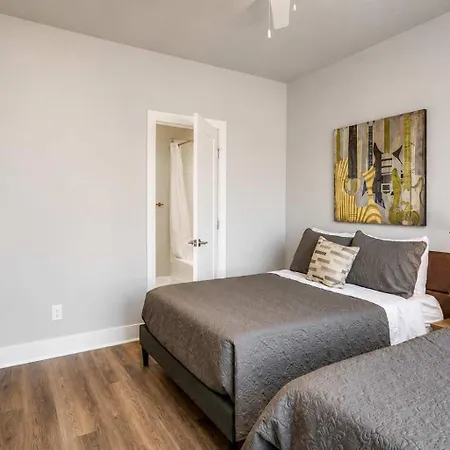 Retreat Sleeps 12 Minutes To Broadway *