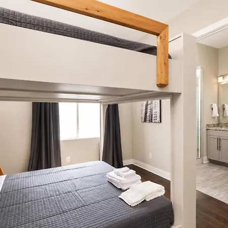 Holiday home Luxe Retreat Rooftop & Hot Tub *