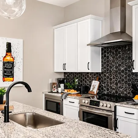 Two Luxury Homes Side-by-side Sleeps 24 *