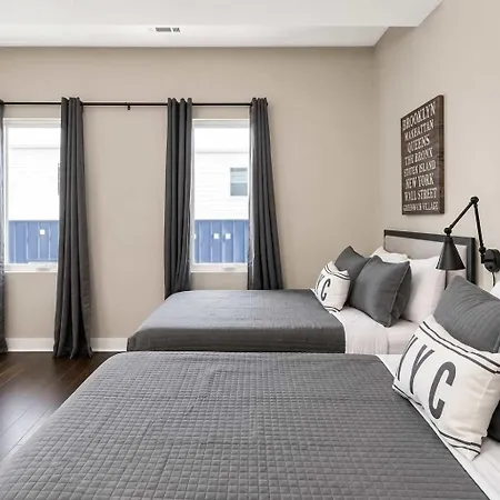 Holiday home Two Luxury Homes Side-by-side Sleeps 24 *