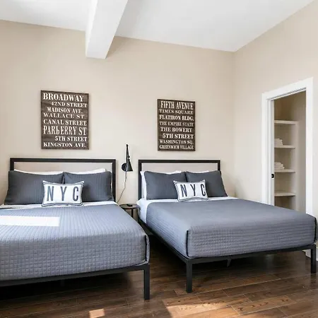 Holiday home Two Luxury Homes Side-by-side Sleeps 24 Nashville
