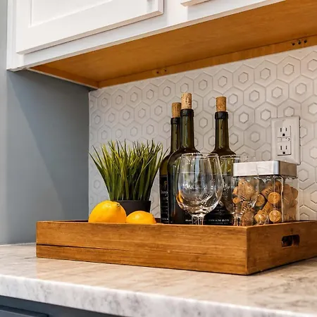 Two Luxe Nash Homes Rooftop Vibes Holiday home Nashville