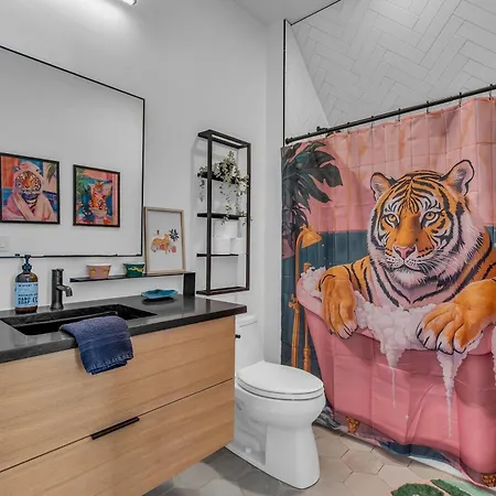 Group Friendly 2 Homes Sleeps 15 * Nashville
