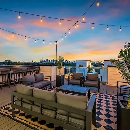 2 Hot Tubs Karaoke Game Downtown Holiday home Nashville