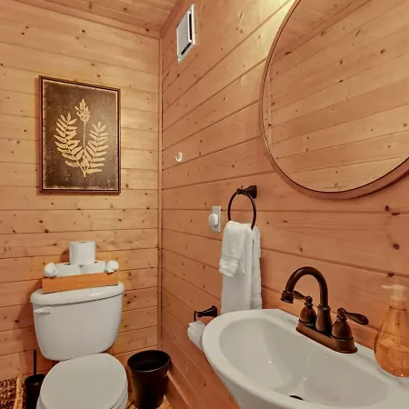 Creeks Luxury Retreat 15 Min To Downtown Holiday home Nashville