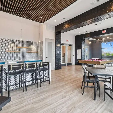 The Smokeshow On Music Row Near Broadway In Downtown Nashville- Pool, Gym, Patio *