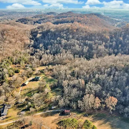 Creeks Luxury Retreat 15 Min To Downtown Holiday home Nashville