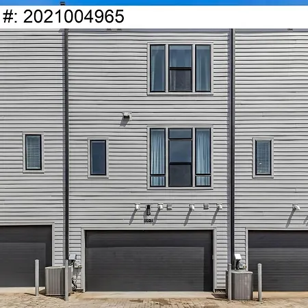 Holiday home Brand New Views Karaoke Near Downtown *